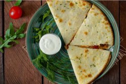 Кесадилья болоньезе