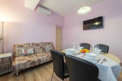 Deluxe Apartment на Интернациональной 10