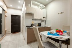 Deluxe Apartment на Тростниковой