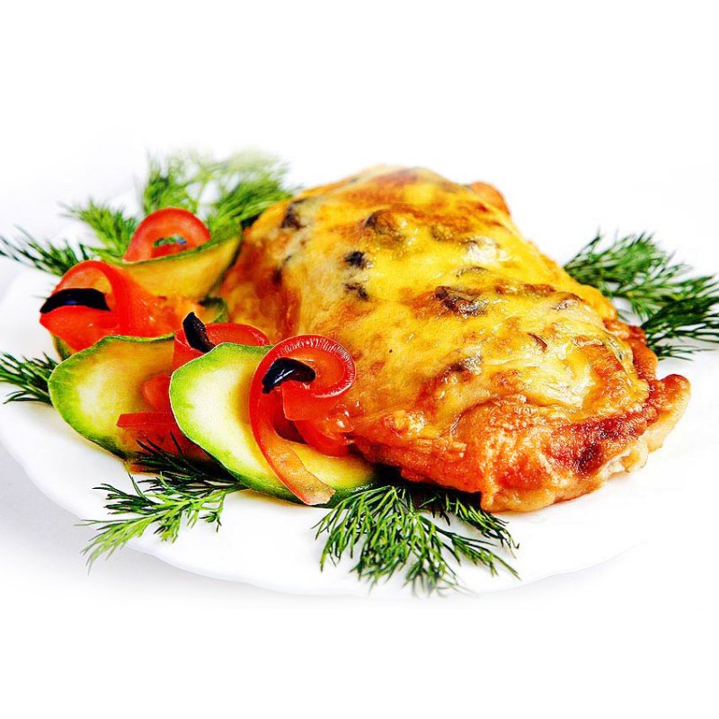 Отбивная куриная с овощами под сыром