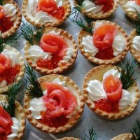 Тарталетки со сливочным сыром и сёмгой