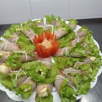 Рулетик из ветчины с сыром