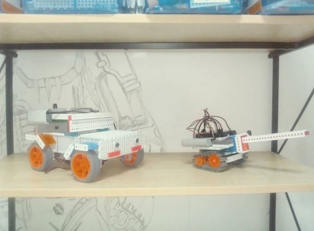 Roboland, детский клуб робототехники